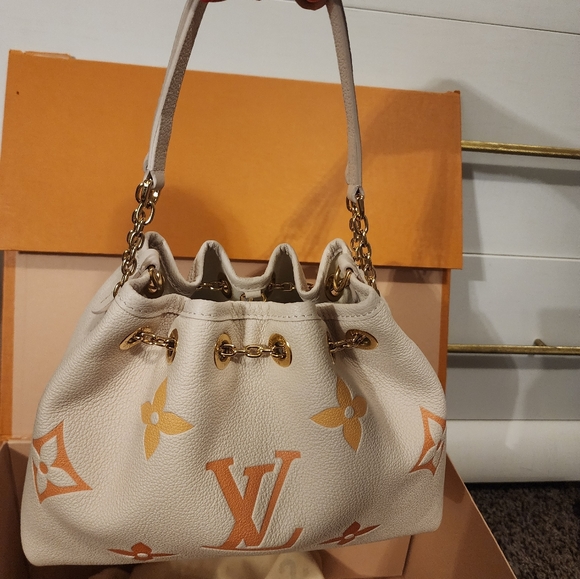 🔥RARE🔥Limited Edition Louis Vuitton Empreinte Summer Bag - Picture 4 of 14